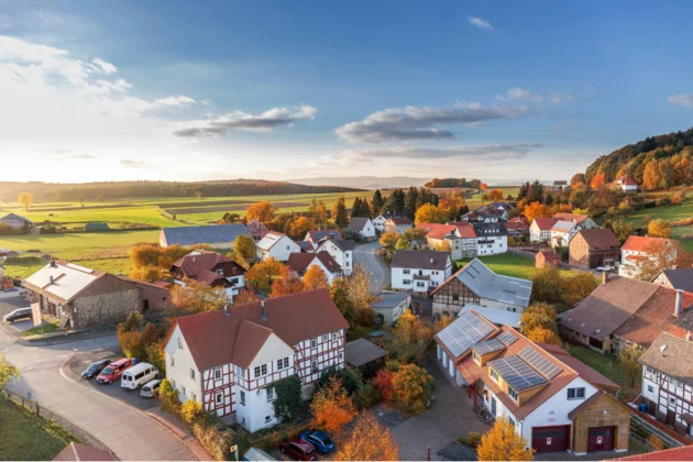 Dorf in Deutschland aus der Vogelperspektive fotografiert